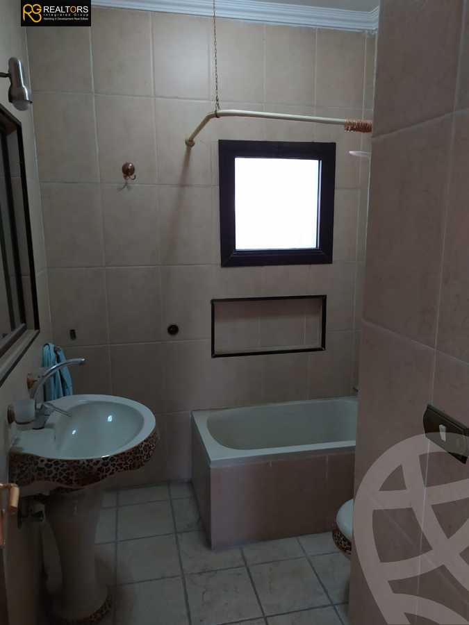 https://aqarmap.com.eg/ar/listing/6173541-for-sale-cairo-6th-of-october-hadaeq-october-kmbwnd-fy-hdyq-ktwbr-hay-el-ashgar