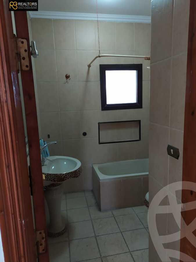 https://aqarmap.com.eg/ar/listing/6173541-for-sale-cairo-6th-of-october-hadaeq-october-kmbwnd-fy-hdyq-ktwbr-hay-el-ashgar