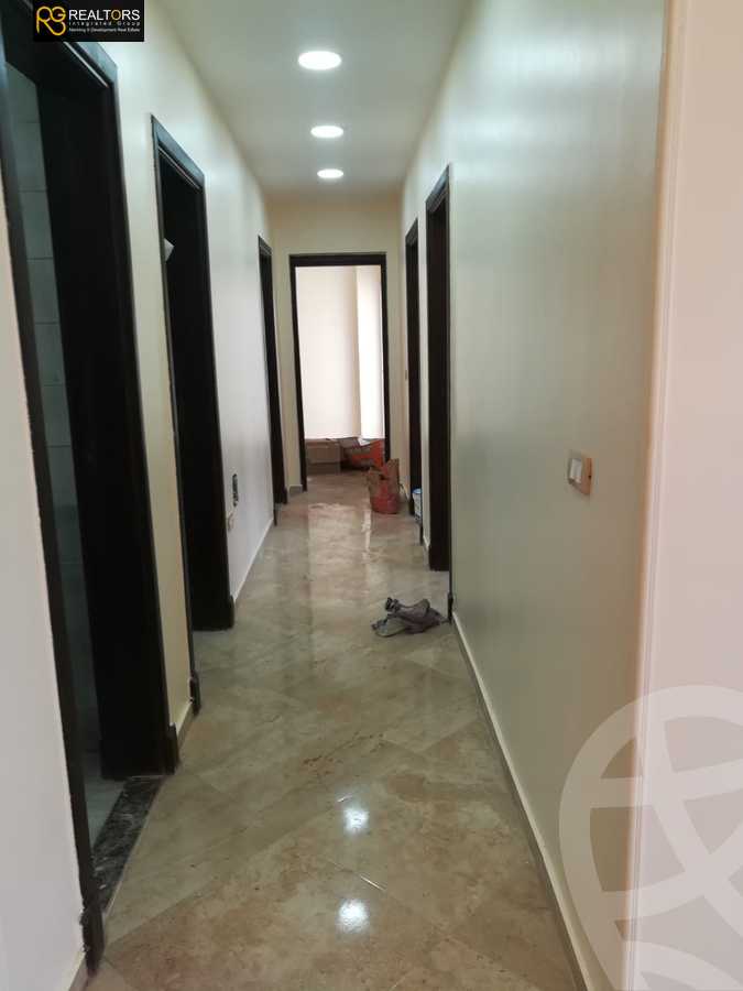 https://aqarmap.com.eg/en/listing/6184190-for-sale-cairo-el-sheikh-zayed-city-compounds-el-khamayel