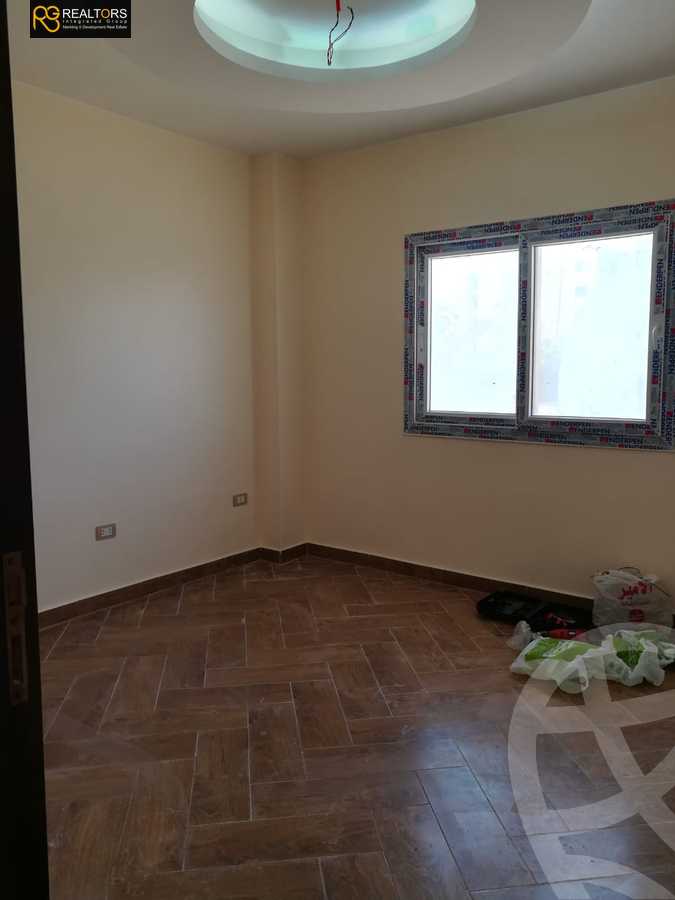 https://aqarmap.com.eg/en/listing/6184190-for-sale-cairo-el-sheikh-zayed-city-compounds-el-khamayel