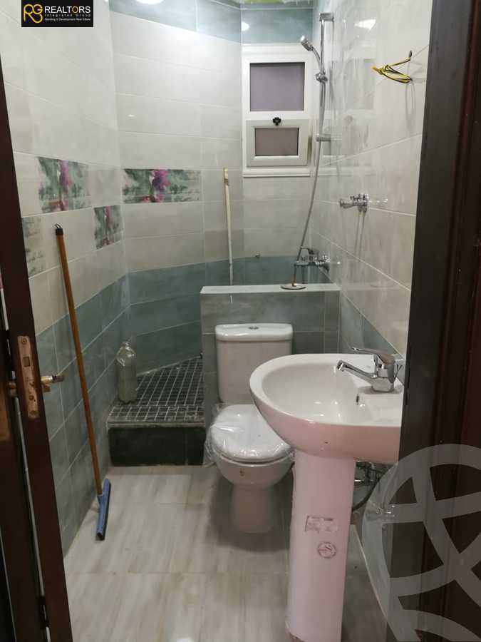https://aqarmap.com.eg/en/listing/6184190-for-sale-cairo-el-sheikh-zayed-city-compounds-el-khamayel