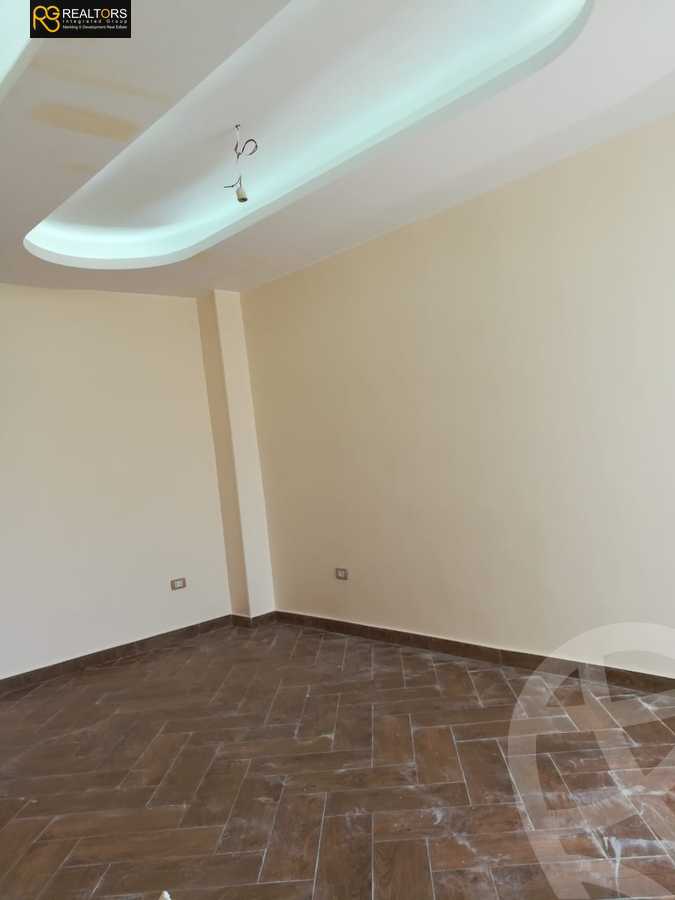https://aqarmap.com.eg/en/listing/6184190-for-sale-cairo-el-sheikh-zayed-city-compounds-el-khamayel
