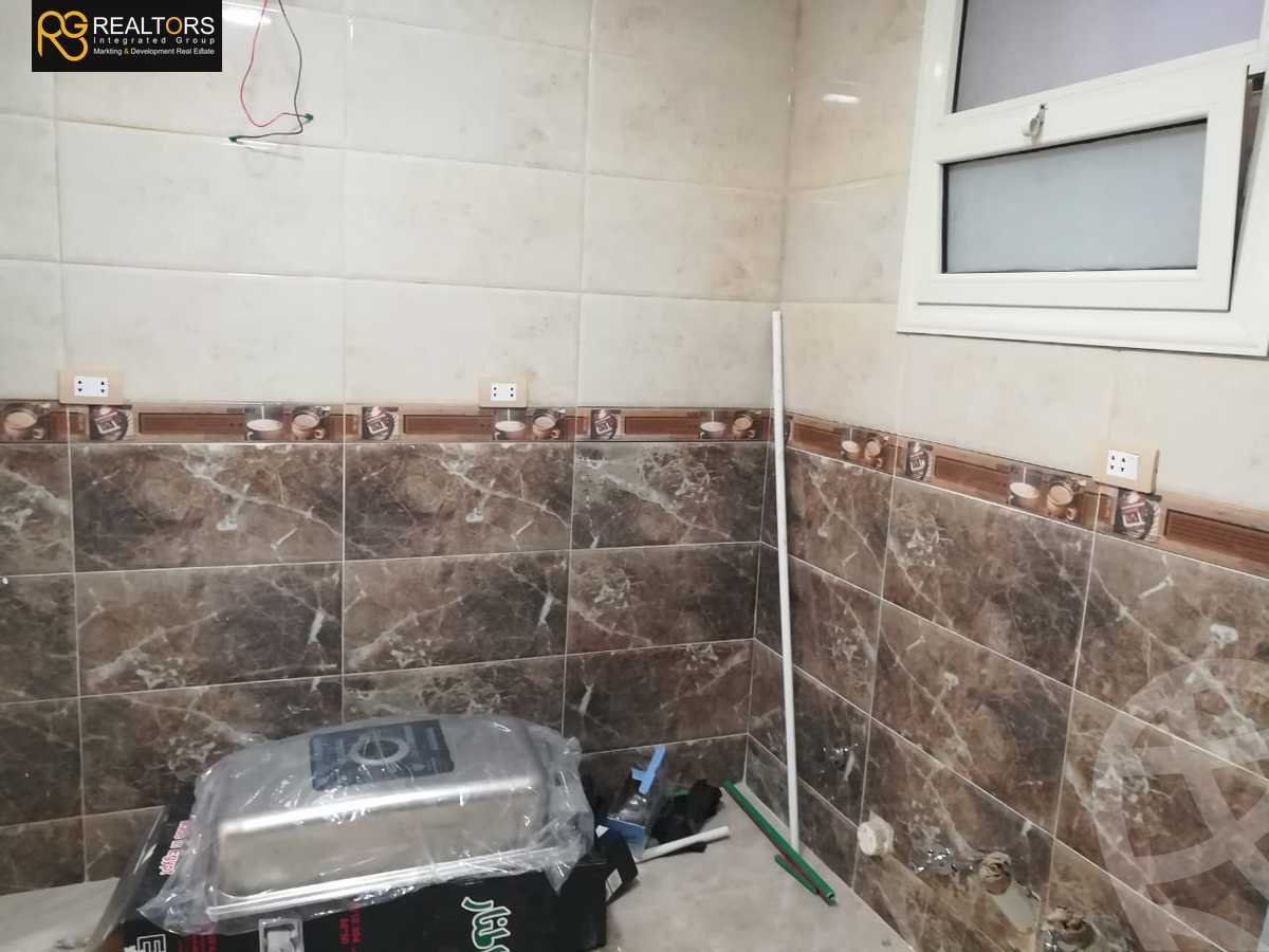 https://aqarmap.com.eg/en/listing/6184190-for-sale-cairo-el-sheikh-zayed-city-compounds-el-khamayel