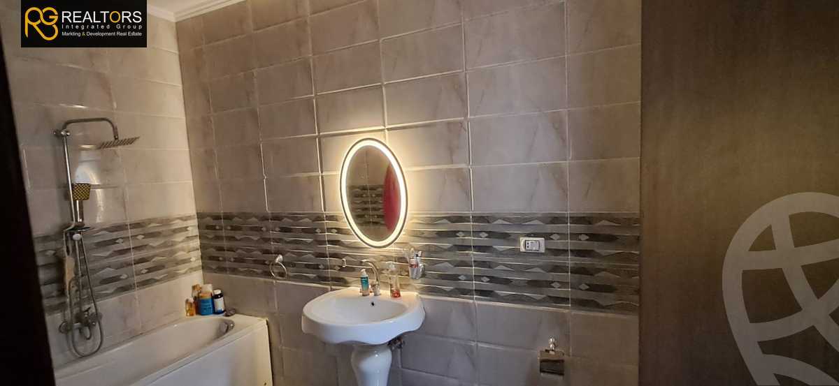 https://aqarmap.com.eg/en/listing/6184328-for-sale-cairo-el-sheikh-zayed-city-el-hay-el-khames-lhry