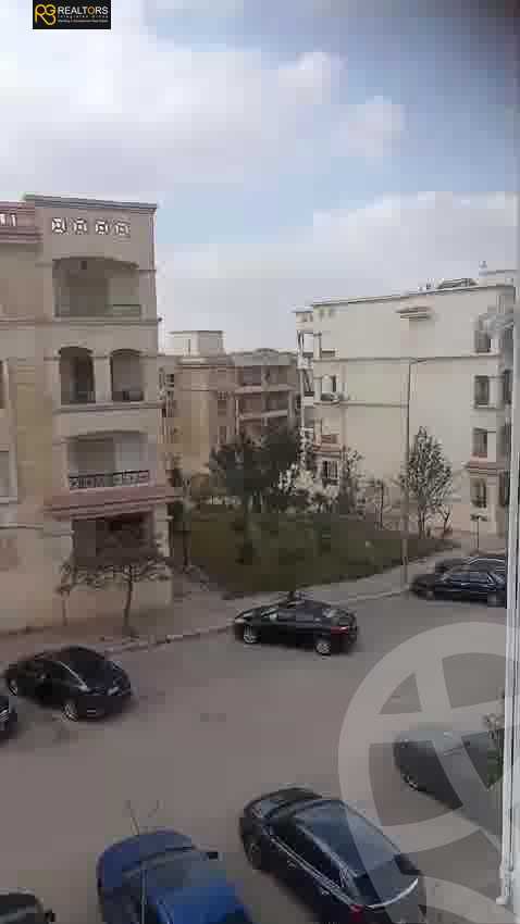https://aqarmap.com.eg/en/listing/6184353-for-sale-cairo-el-sheikh-zayed-city-compounds-el-khamayel