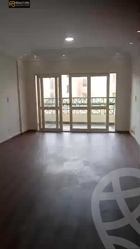 https://aqarmap.com.eg/en/listing/6184353-for-sale-cairo-el-sheikh-zayed-city-compounds-el-khamayel