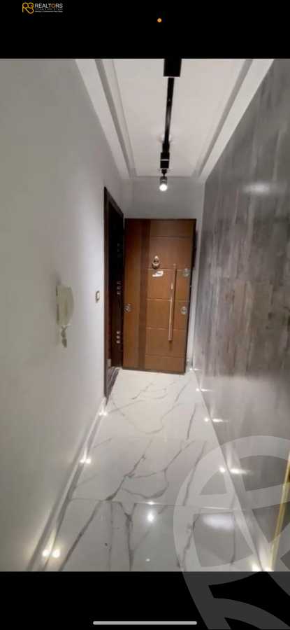 https://aqarmap.com.eg/ar/listing/6244939-for-sale-cairo-el-sheikh-zayed-city-compounds-jn-1