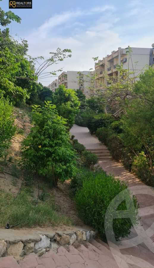 https://aqarmap.com.eg/en/listing/6248032-for-sale-cairo-el-sheikh-zayed-city-compounds-zayed-2000