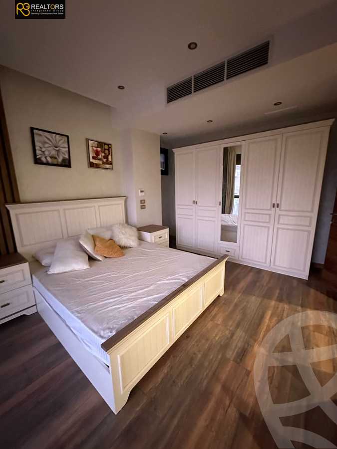 https://aqarmap.com.eg/en/listing/6248127-for-sale-cairo-el-sheikh-zayed-city-lshykh-zyd-ljdyd-el-patio-vera-la-vista