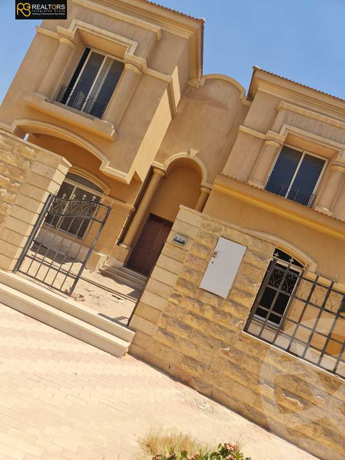 https://aqarmap.com.eg/en/listing/6248143-for-sale-cairo-el-sheikh-zayed-city-compounds-royal-meadows