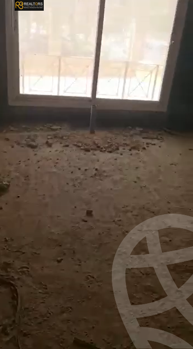 https://aqarmap.com.eg/en/listing/6248143-for-sale-cairo-el-sheikh-zayed-city-compounds-royal-meadows