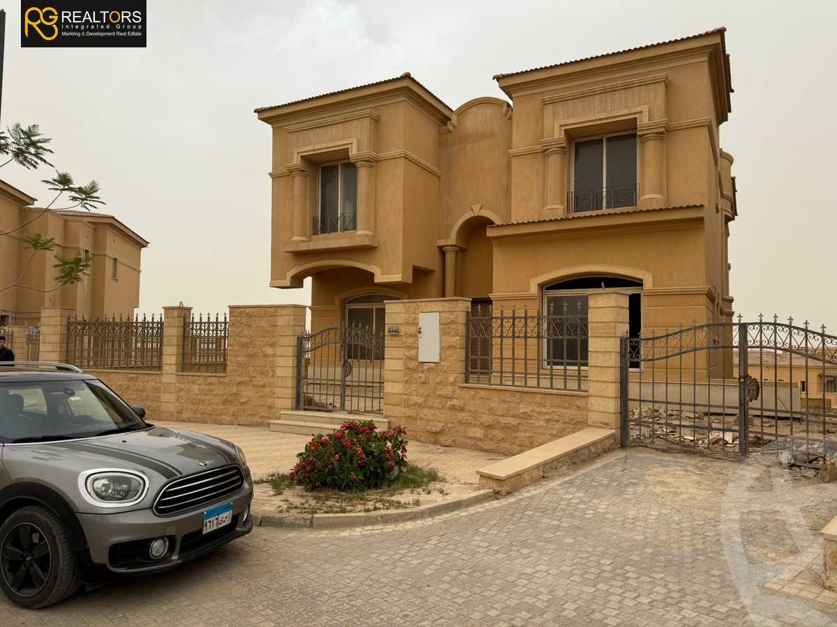 https://aqarmap.com.eg/en/listing/6248143-for-sale-cairo-el-sheikh-zayed-city-compounds-royal-meadows