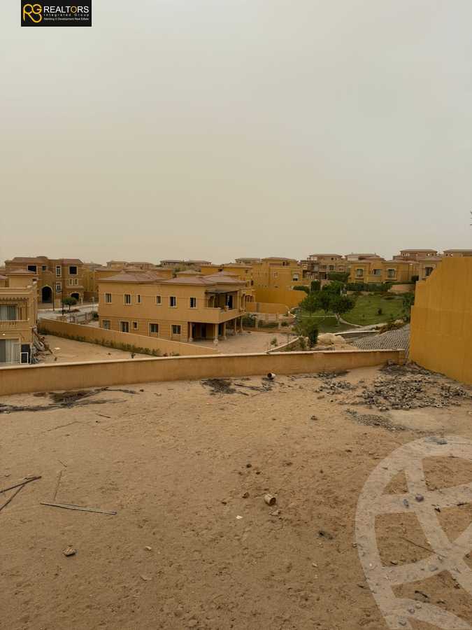 https://aqarmap.com.eg/en/listing/6248143-for-sale-cairo-el-sheikh-zayed-city-compounds-royal-meadows
