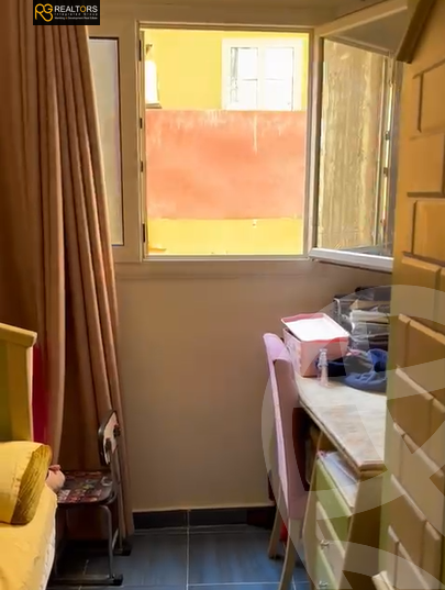 https://aqarmap.com.eg/ar/listing/6259297-for-sale-cairo-6th-of-october-el-ahyaa-neighborhood-3rd-al-hay-al-thalith-st