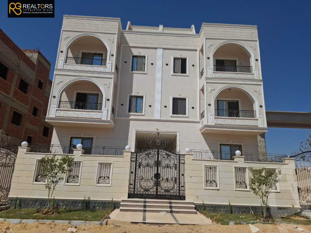 https://aqarmap.com.eg/ar/listing/6259614-for-sale-cairo-6th-of-october-featured-neighborhood-first-touristic-village-al-lewaa-mohammed-ezzat-el-zyadi-st