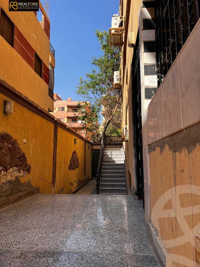 https://aqarmap.com.eg/ar/listing/6259659-for-sale-cairo-6th-of-october-el-ahyaa-neighborhood-3rd-al-hay-al-thalith-st