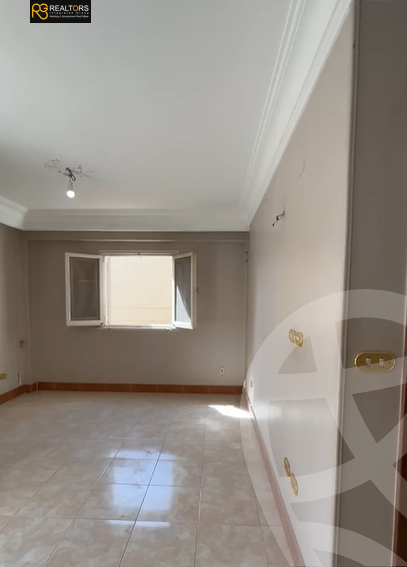 https://aqarmap.com.eg/en/listing/6262999-for-sale-cairo-6th-of-october-el-ahyaa-neighborhood-3rd-nasr-ammar-st