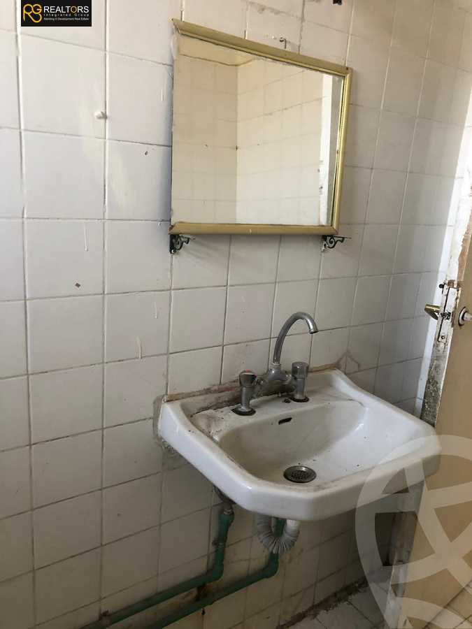 https://aqarmap.com.eg/ar/listing/6265097-for-sale-cairo-6th-of-october-featured-neighborhood-el-motamayez-neighborhood-abdallah-al-nadim-al-zohour-st