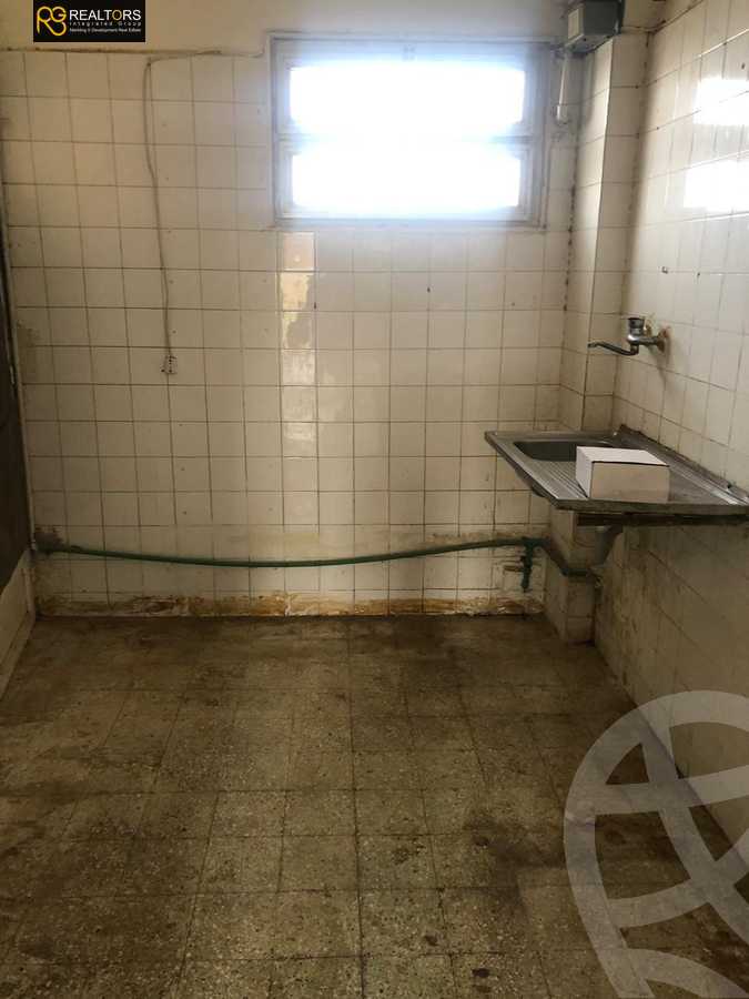 https://aqarmap.com.eg/ar/listing/6265097-for-sale-cairo-6th-of-october-featured-neighborhood-el-motamayez-neighborhood-abdallah-al-nadim-al-zohour-st