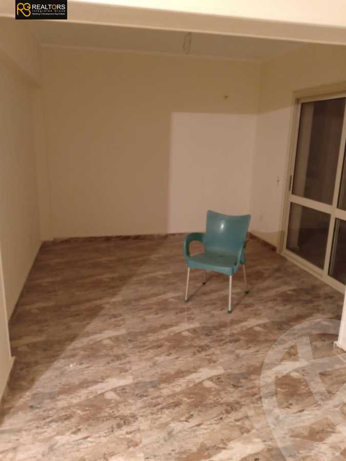 https://aqarmap.com.eg/en/listing/6269311-for-sale-cairo-6th-of-october-compounds-family-land