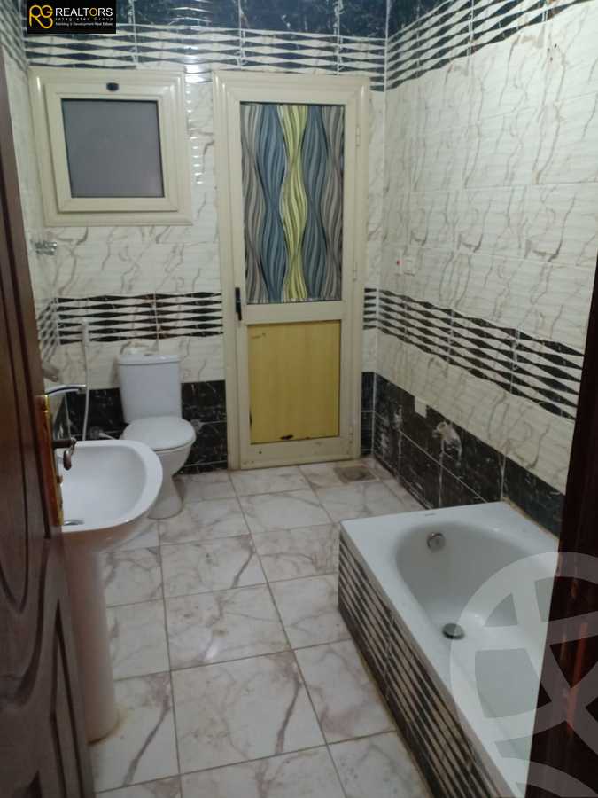 https://aqarmap.com.eg/en/listing/6269311-for-sale-cairo-6th-of-october-compounds-family-land