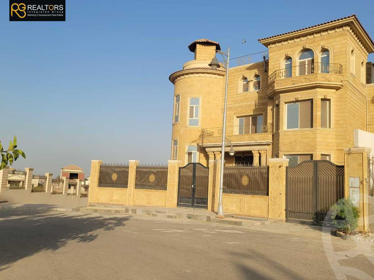 https://aqarmap.com.eg/en/listing/6303749-for-sale-cairo-el-sheikh-zayed-city-compounds-royal-city
