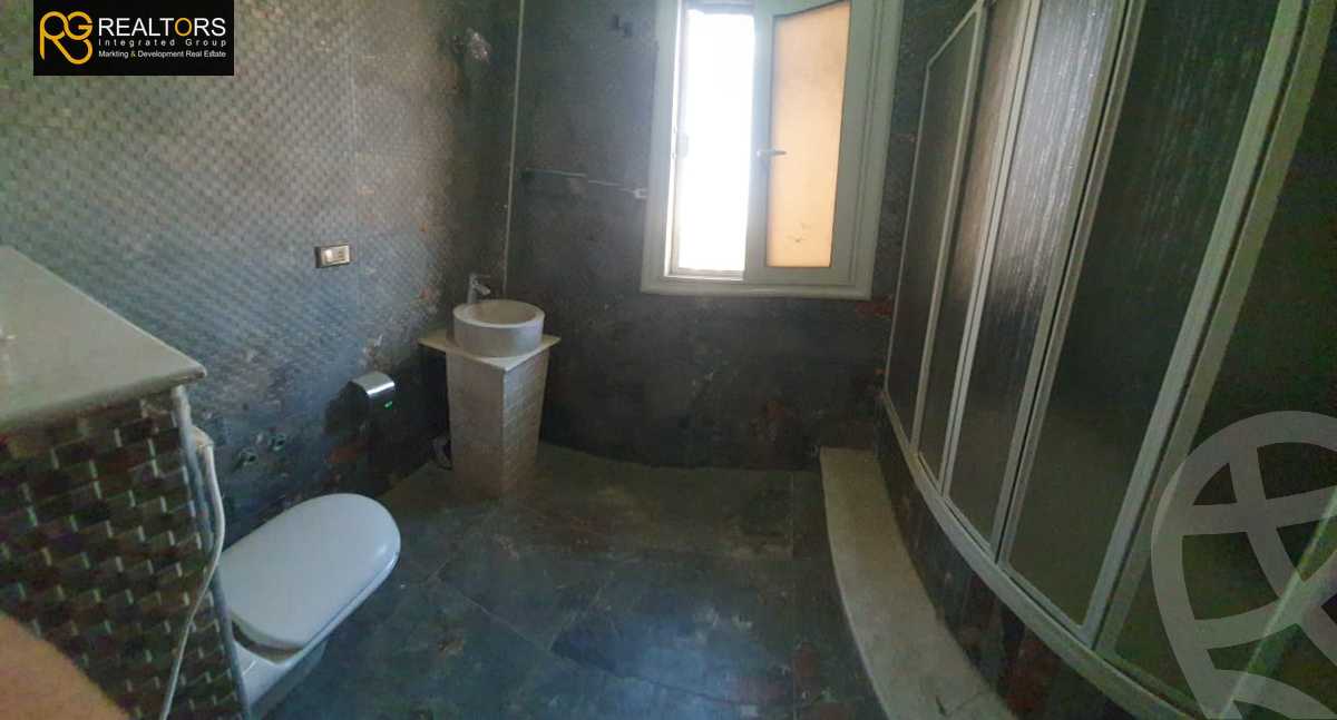 https://aqarmap.com.eg/en/listing/6303829-for-sale-cairo-el-sheikh-zayed-city-compounds-royal-city