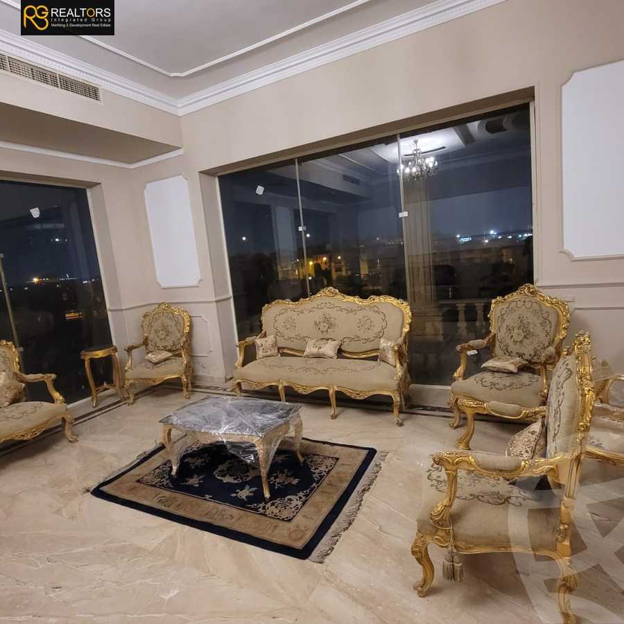https://aqarmap.com.eg/en/listing/6303829-for-sale-cairo-el-sheikh-zayed-city-compounds-royal-city