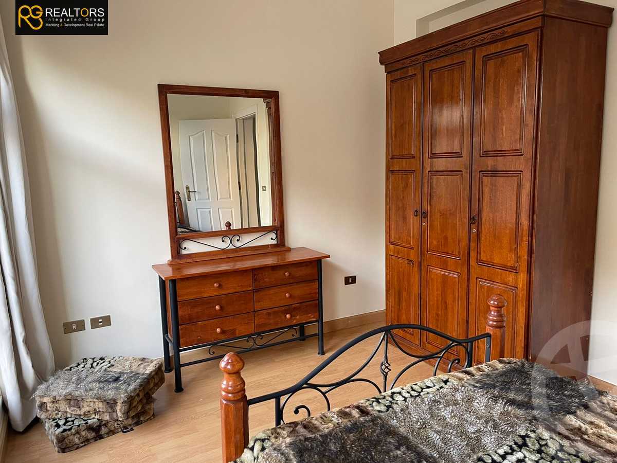 https://aqarmap.com.eg/en/listing/6303850-for-sale-cairo-el-sheikh-zayed-city-compounds-zayed-2000