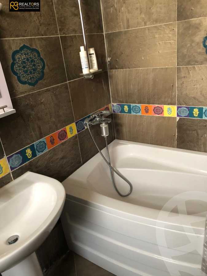 https://aqarmap.com.eg/en/listing/6303864-for-sale-cairo-el-sheikh-zayed-city-compounds-beverly-hills