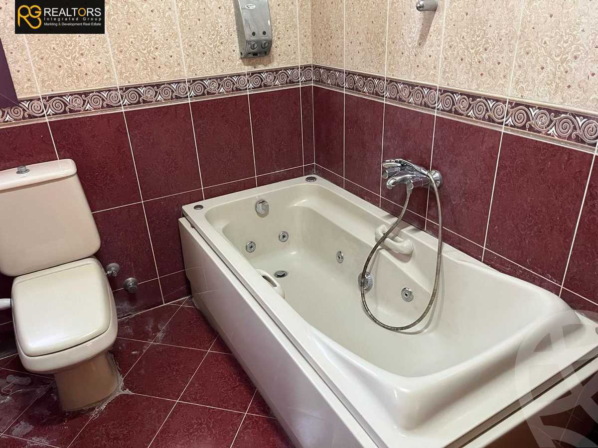 https://aqarmap.com.eg/en/listing/6303903-for-sale-cairo-el-sheikh-zayed-city-compounds-hadayek-el-mohandiseen