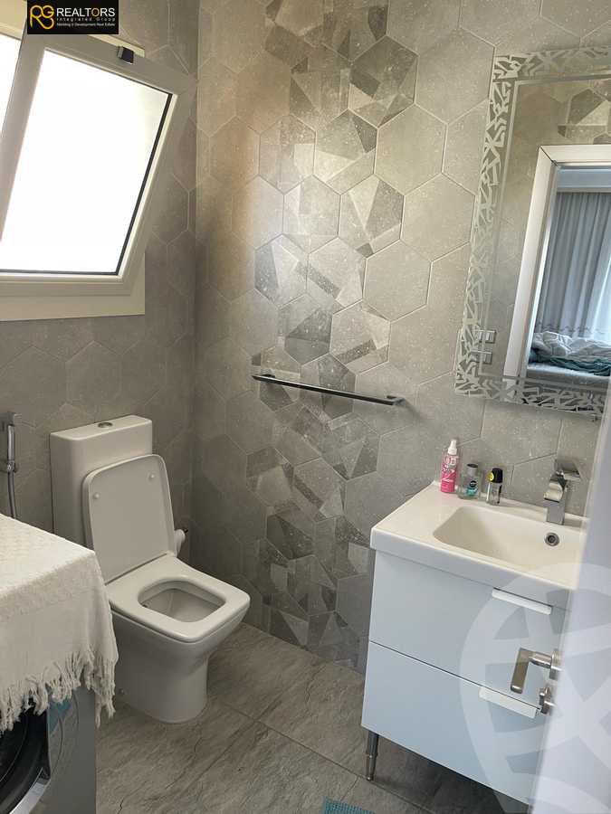 https://aqarmap.com.eg/en/listing/6304010-for-sale-cairo-el-sheikh-zayed-city-compounds-greens