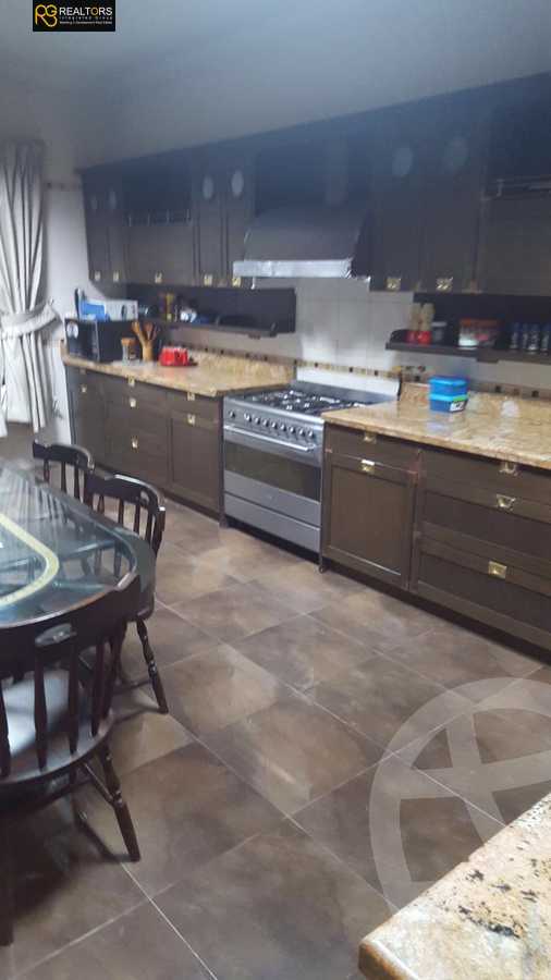 https://aqarmap.com.eg/en/listing/6304190-for-sale-cairo-el-sheikh-zayed-city-compounds-royal-city