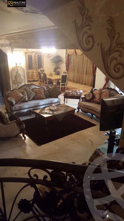 https://aqarmap.com.eg/en/listing/6304190-for-sale-cairo-el-sheikh-zayed-city-compounds-royal-city