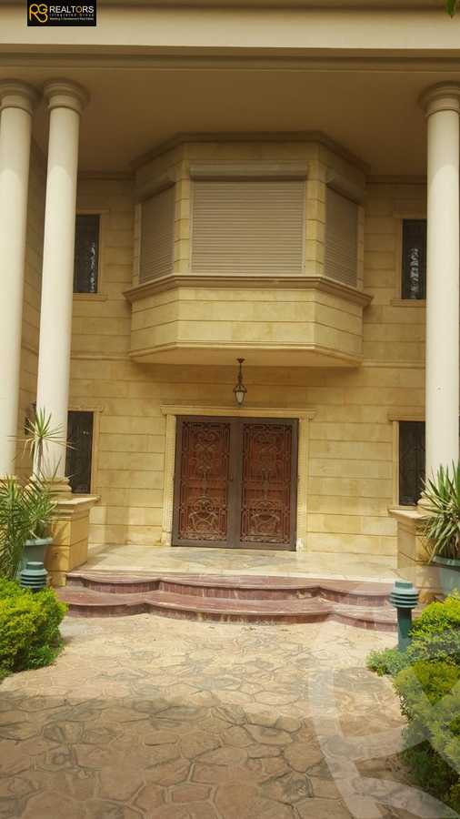https://aqarmap.com.eg/en/listing/6304190-for-sale-cairo-el-sheikh-zayed-city-compounds-royal-city