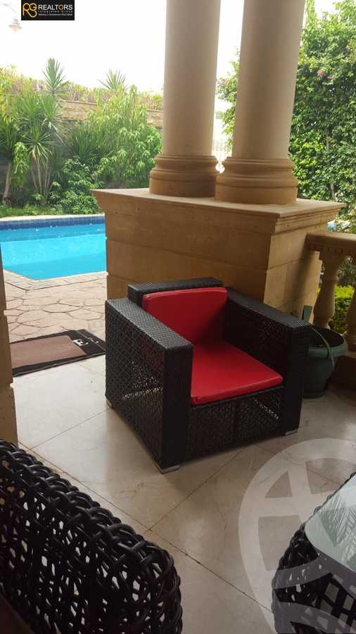 https://aqarmap.com.eg/en/listing/6304190-for-sale-cairo-el-sheikh-zayed-city-compounds-royal-city