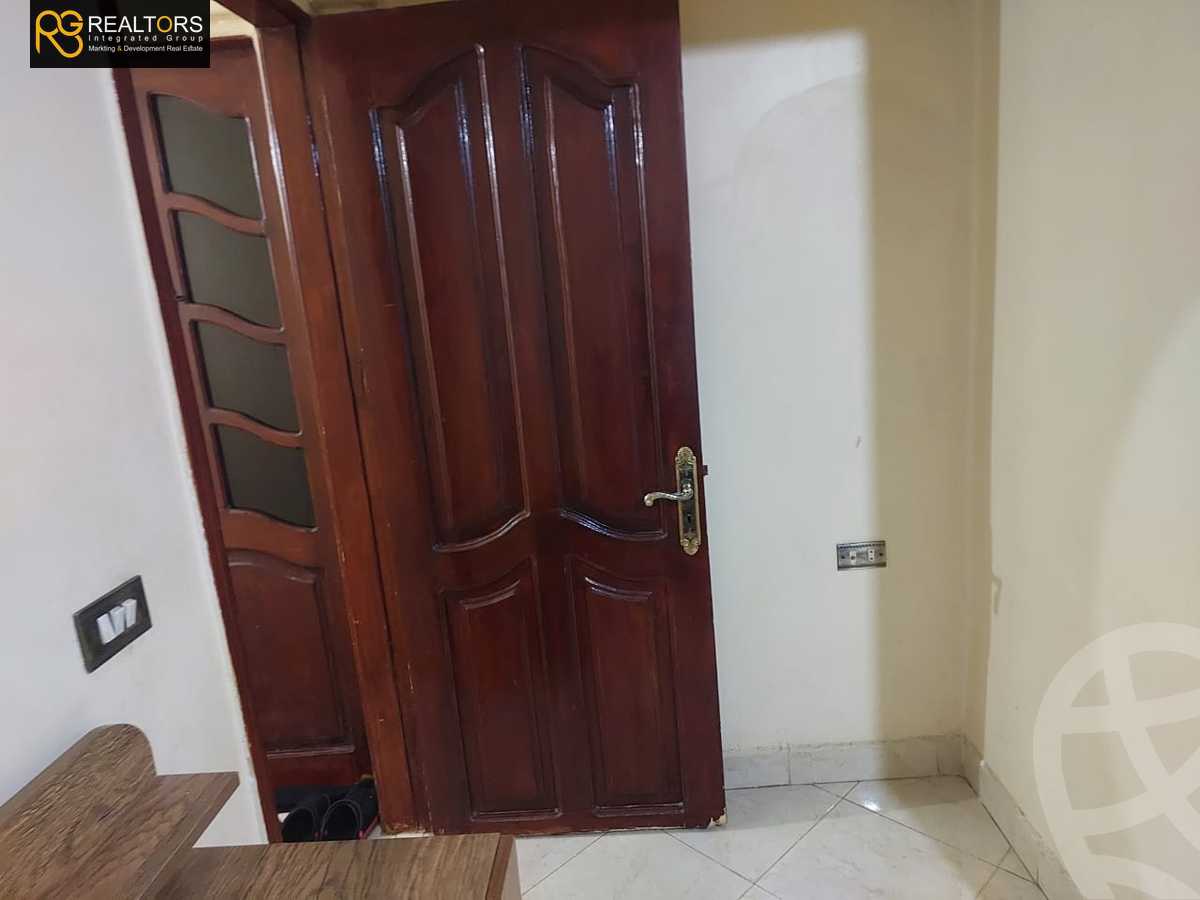 https://aqarmap.com.eg/ar/listing/6385652-for-sale-cairo-6th-of-october-el-ahyaa-neighborhood-3rd-al-hay-al-thalith-st