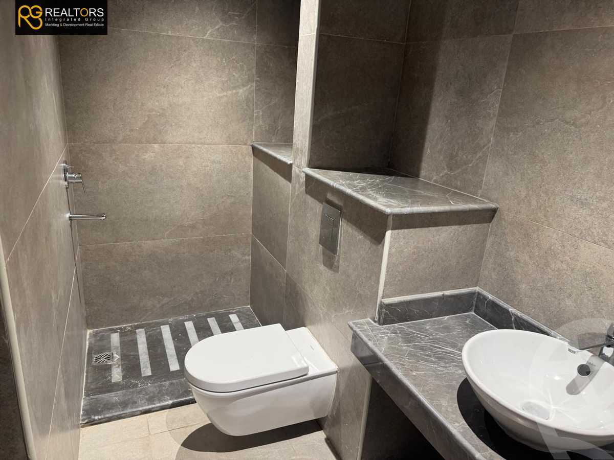 https://aqarmap.com.eg/ar/listing/6395708-for-sale-cairo-el-sheikh-zayed-city-compounds-zyd-wr-llttwyr-park-towers-zed-el-sheikh-zayed-compound