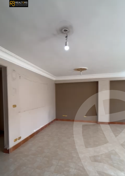 https://aqarmap.com.eg/ar/listing/6530549-for-sale-cairo-6th-of-october-el-ahyaa-neighborhood-3rd-street-30