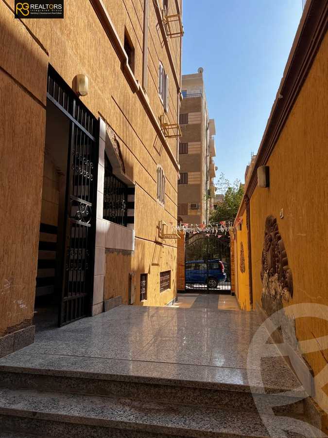 https://aqarmap.com.eg/ar/listing/6532727-for-sale-cairo-6th-of-october-el-ahyaa-neighborhood-3rd-al-hay-al-thalith-st