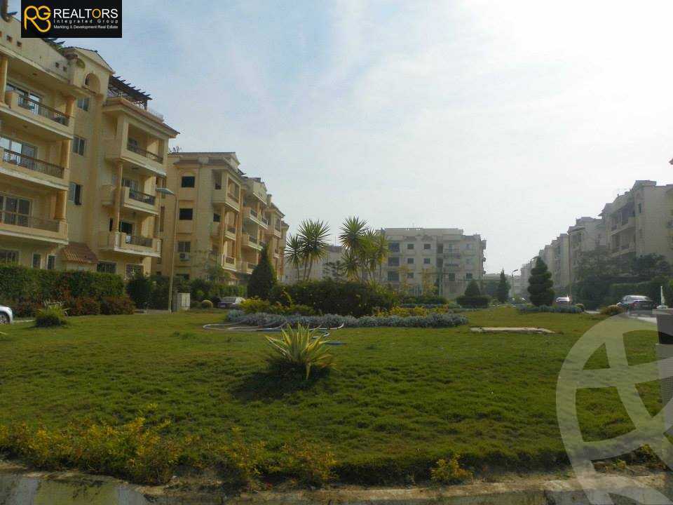 https://aqarmap.com.eg/en/listing/6533229-for-sale-cairo-6th-of-october-compounds-family-land