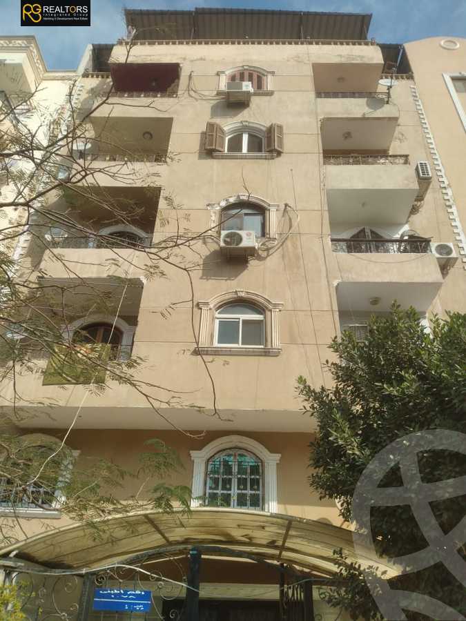 https://aqarmap.com.eg/ar/listing/6534833-for-sale-cairo-6th-of-october-el-ahyaa-neighborhood-4th-neighborhood-5