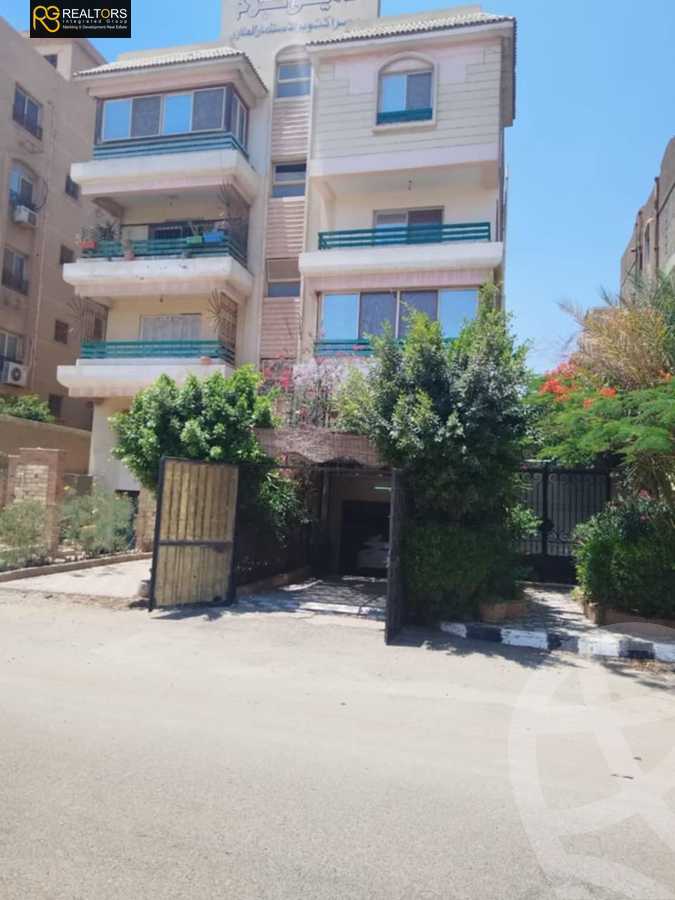 https://aqarmap.com.eg/en/listing/6534828-for-sale-cairo-6th-of-october-el-ahyaa-neighborhood-8th-el-tahrir-rd