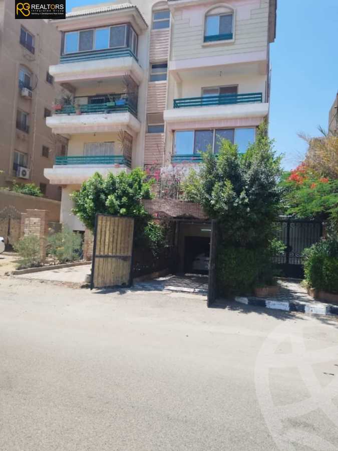 https://aqarmap.com.eg/en/listing/6534828-for-sale-cairo-6th-of-october-el-ahyaa-neighborhood-8th-el-tahrir-rd