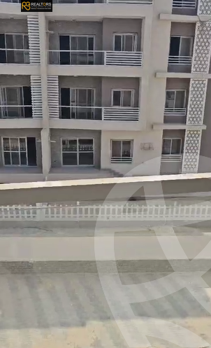 https://aqarmap.com.eg/ar/listing/6537692-for-sale-cairo-el-sheikh-zayed-city-compounds-el-khamayel
