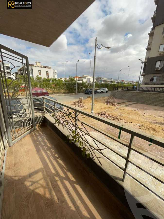 https://aqarmap.com.eg/en/listing/6538379-for-sale-cairo-el-sheikh-zayed-city-compounds-jn-zyd