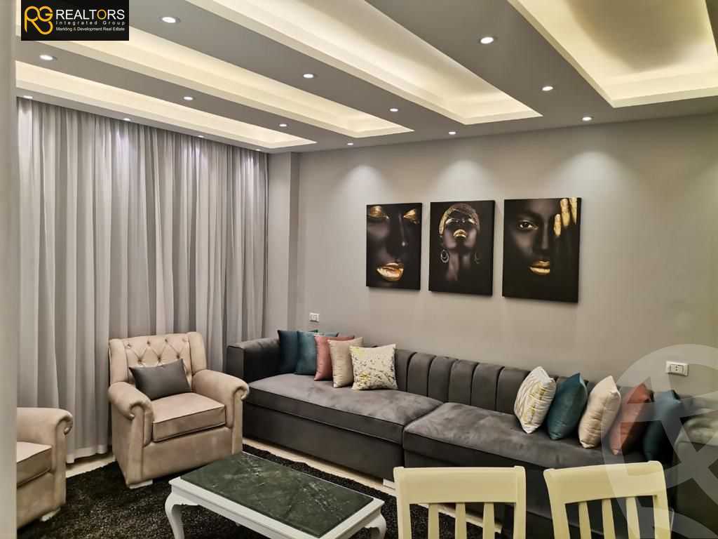 https://aqarmap.com.eg/ar/listing/6538543-for-sale-cairo-el-sheikh-zayed-city-compounds-kmbwnd-ljwmn