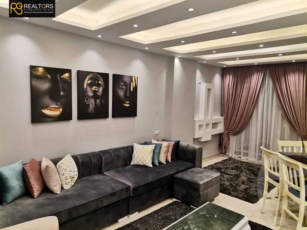https://aqarmap.com.eg/ar/listing/6538543-for-sale-cairo-el-sheikh-zayed-city-compounds-kmbwnd-ljwmn