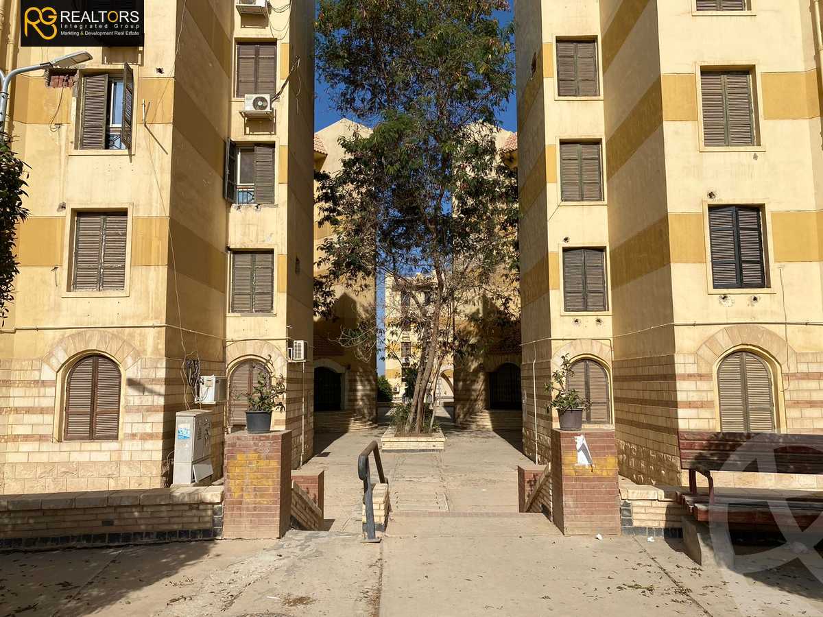 https://aqarmap.com.eg/en/listing/6540904-for-sale-cairo-el-sheikh-zayed-city-shr-lbstn