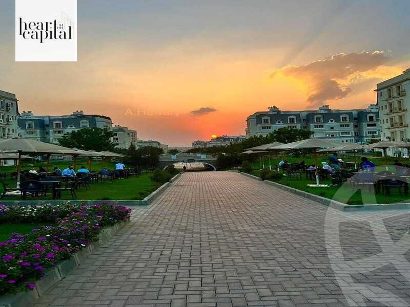 https://aqarmap.com.eg/en/listing/5336148-for-sale-cairo-new-cairo-compounds-mountain-view-hyde-park